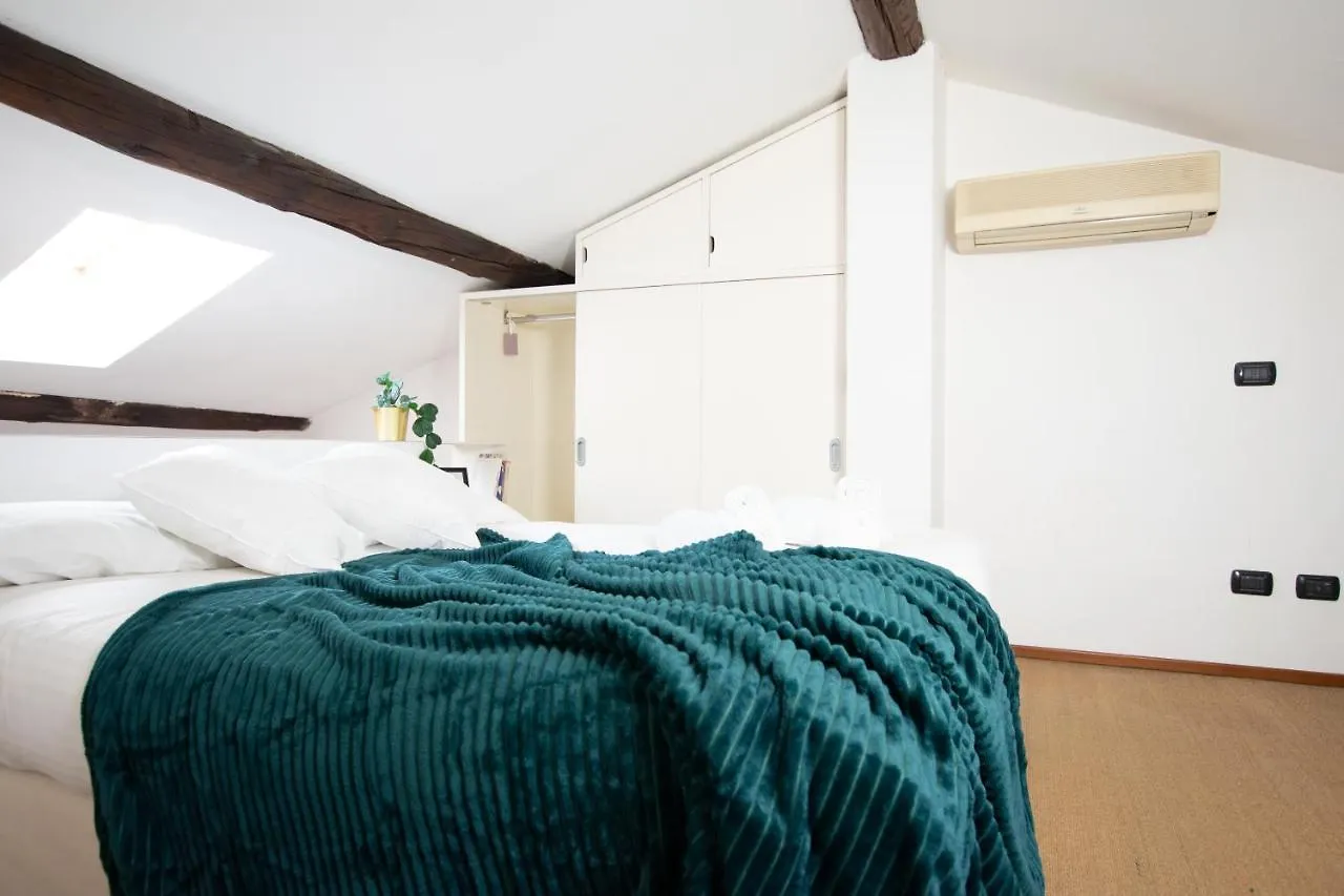 Ihost Apartment - Ticinese 75 Milánó